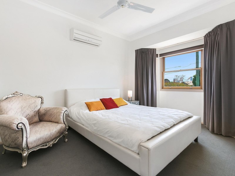 11 Rowland Street, Coorparoo QLD 4151