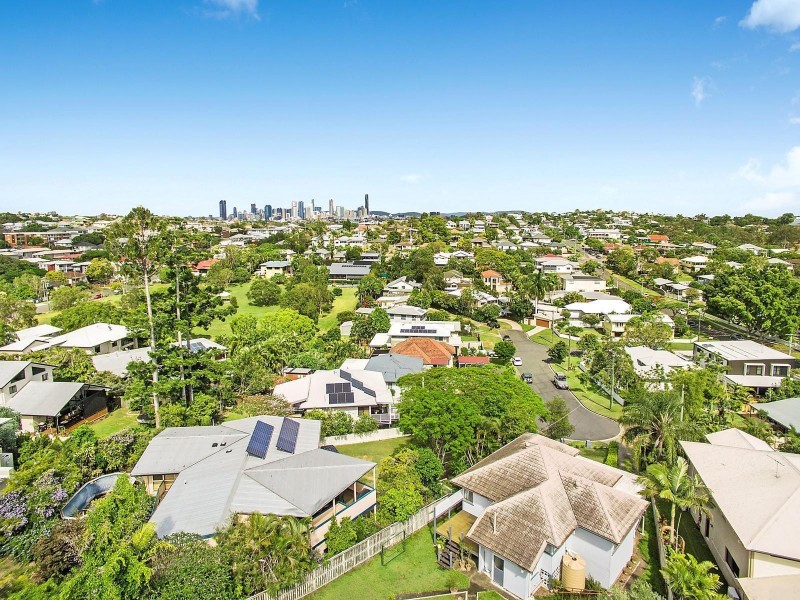 8 Skirving Street, Morningside QLD 4170