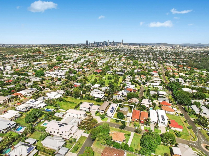 8 Skirving Street, Morningside QLD 4170