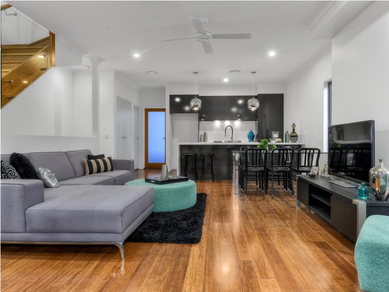 51 Railway Parade, Norman Park QLD 4170