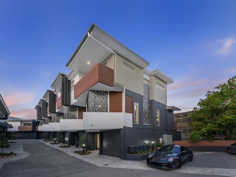 51 Railway Parade, Norman Park QLD 4170