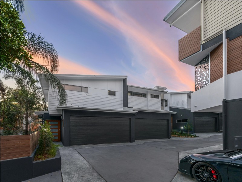 51 Railway Parade, Norman Park QLD 4170