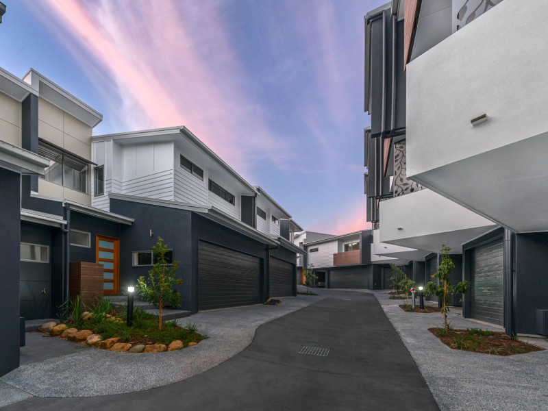 51 Railway Parade, Norman Park QLD 4170