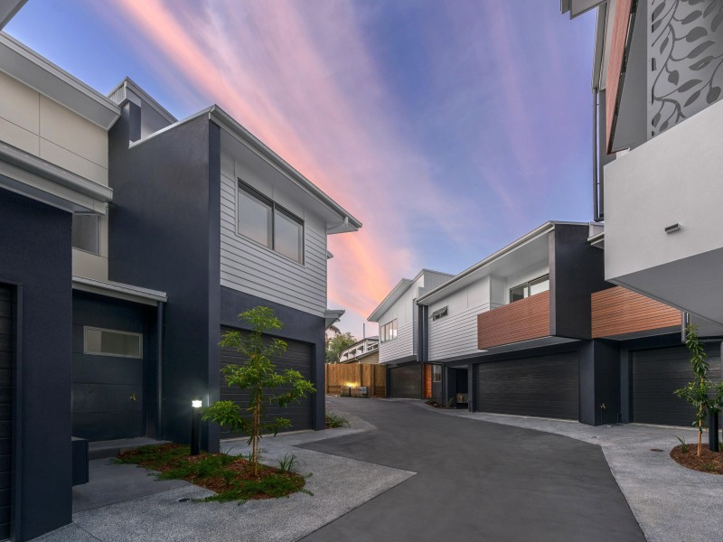 51 Railway Parade, Norman Park QLD 4170