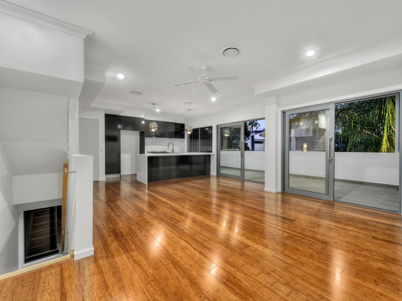 51 Railway Parade, Norman Park QLD 4170