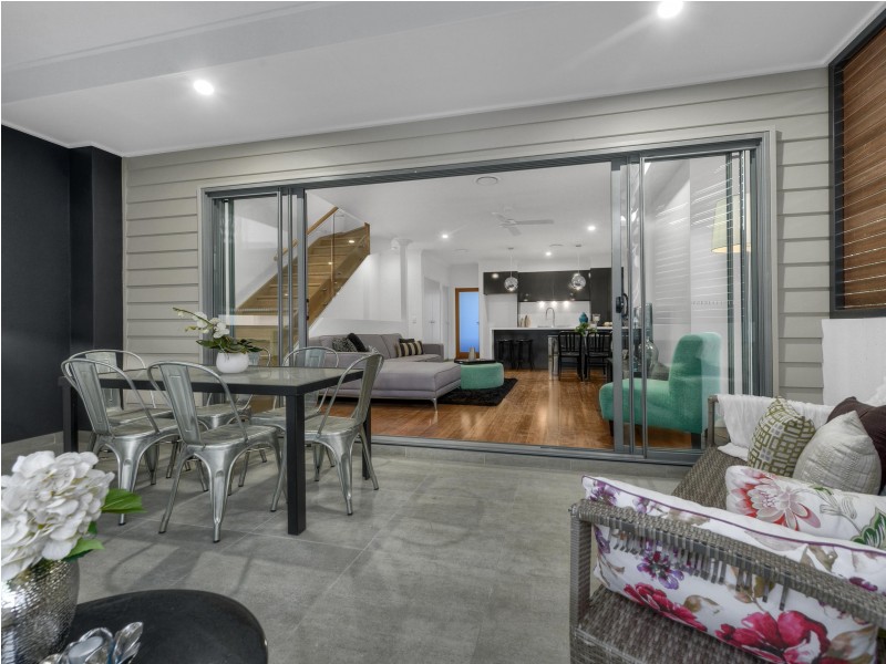 51 Railway Parade, Norman Park QLD 4170