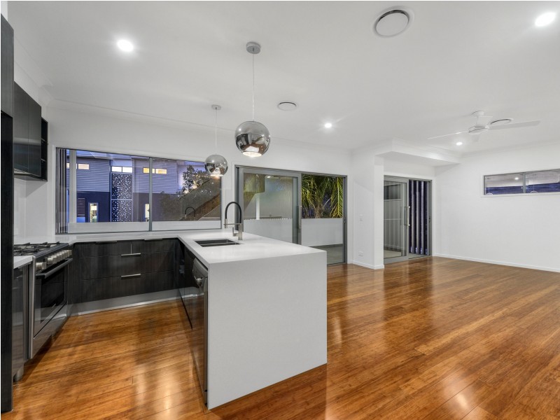 51 Railway Parade, Norman Park QLD 4170