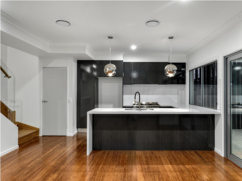 51 Railway Parade, Norman Park QLD 4170