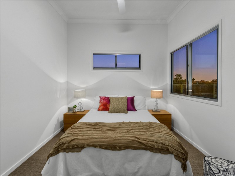 51 Railway Parade, Norman Park QLD 4170