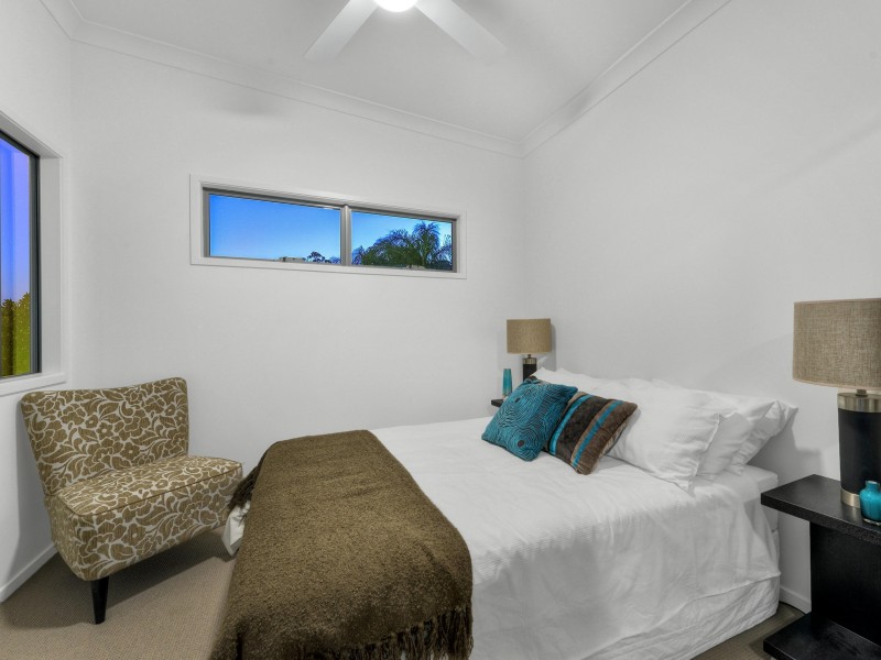 51 Railway Parade, Norman Park QLD 4170