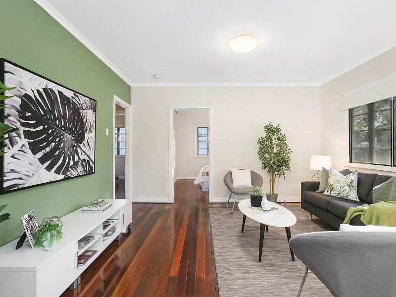 33 Logan Avenue, Oxley QLD 4075