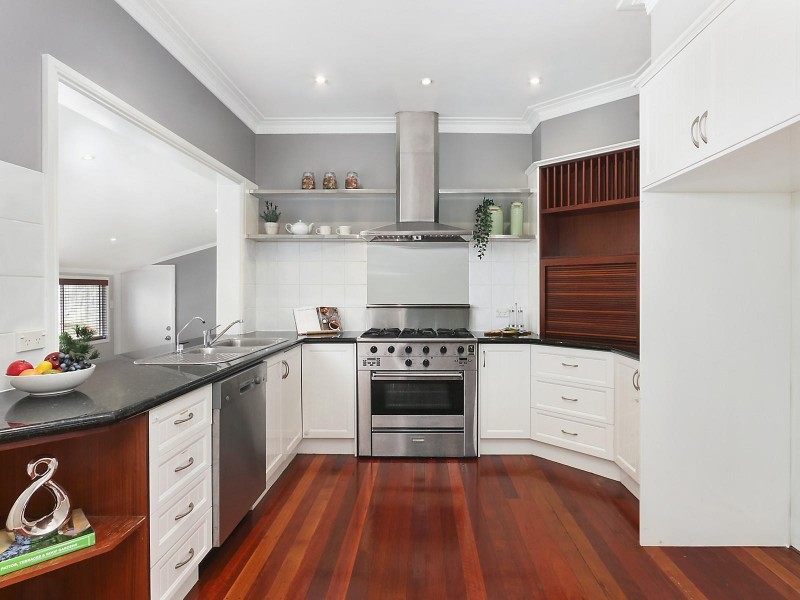 32 Sterculia Avenue, Holland Park West QLD 4121