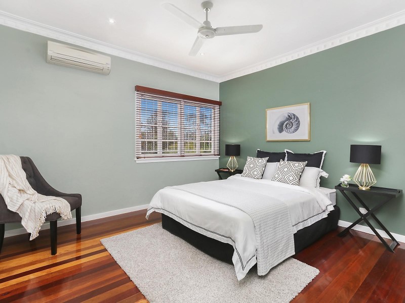 32 Sterculia Avenue, Holland Park West QLD 4121