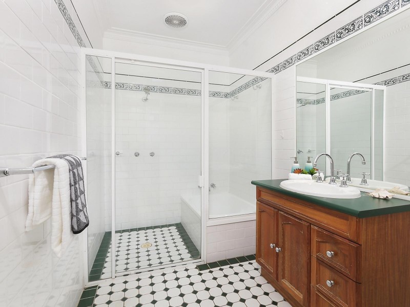 32 Sterculia Avenue, Holland Park West QLD 4121