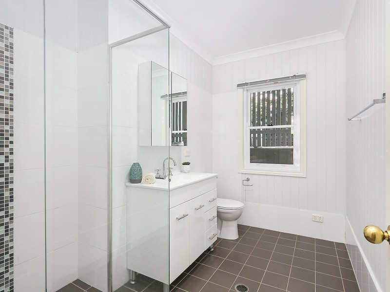 145 Wynnum Road, Norman Park QLD 4170