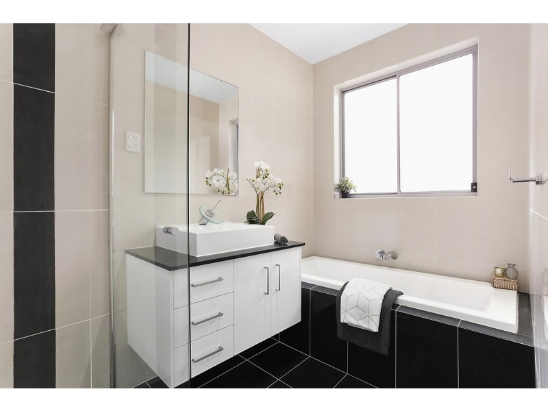 8 Health Place, Murarrie QLD 4172