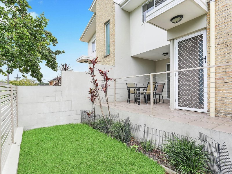 3/4 East Street, Camp Hill QLD 4152