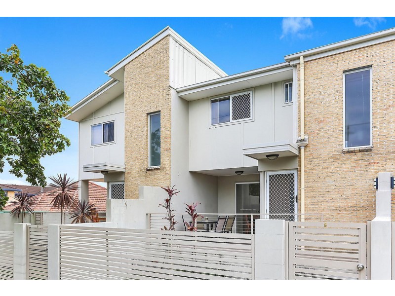 3/4 East Street, Camp Hill QLD 4152