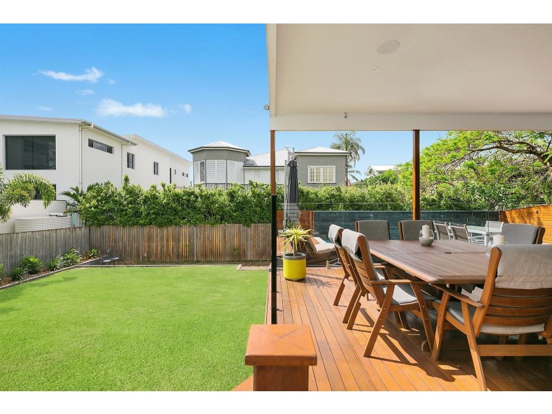 2 Leura Avenue, Hawthorne QLD 4171