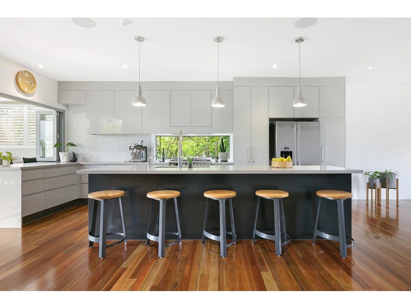 2 Leura Avenue, Hawthorne QLD 4171