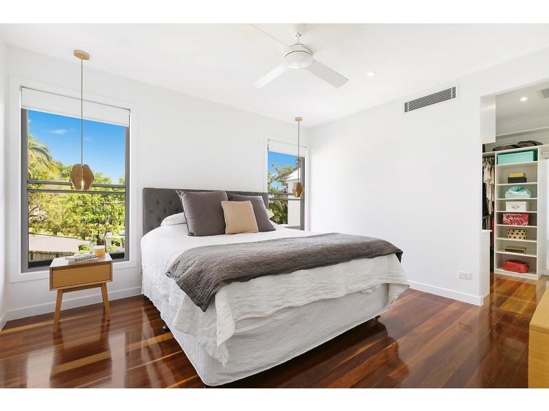 2 Leura Avenue, Hawthorne QLD 4171