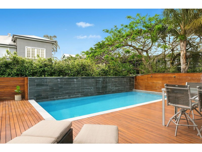 2 Leura Avenue, Hawthorne QLD 4171