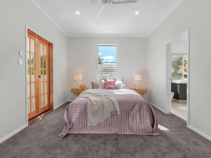 297 Wynnum Road, Norman Park QLD 4170