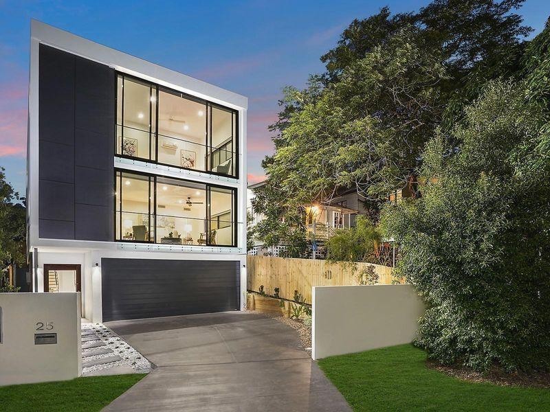 25 Merinda Street, Greenslopes QLD 4120