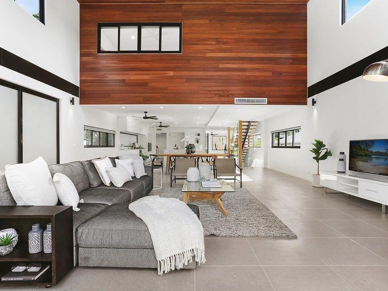 25 Merinda Street, Greenslopes QLD 4120