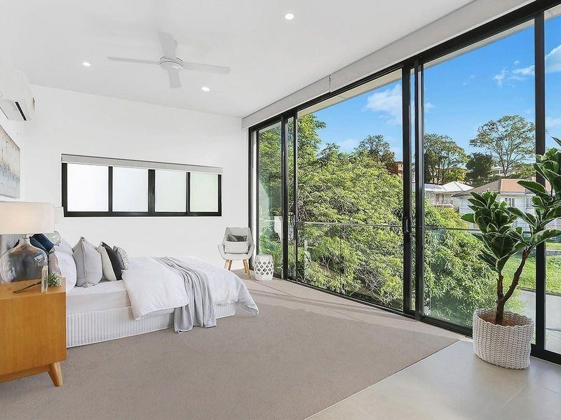 25 Merinda Street, Greenslopes QLD 4120