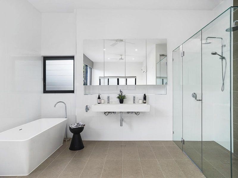 25 Merinda Street, Greenslopes QLD 4120