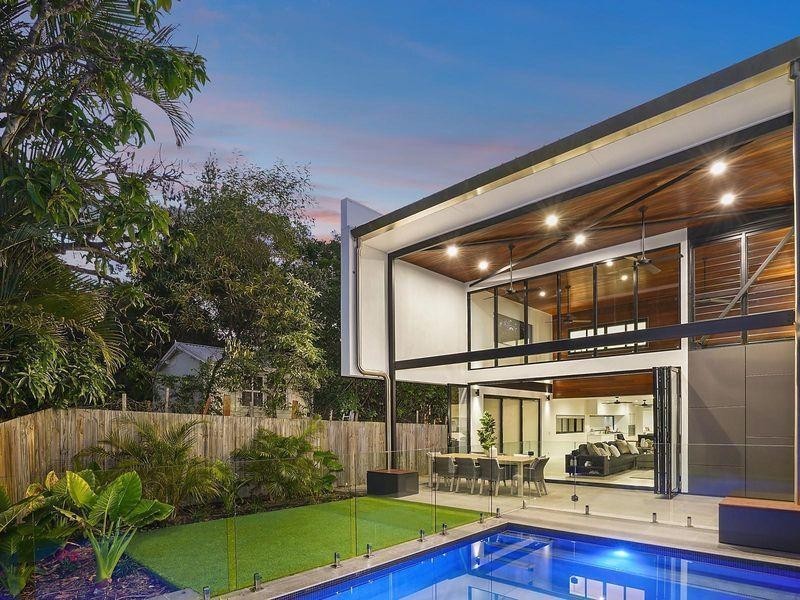 25 Merinda Street, Greenslopes QLD 4120