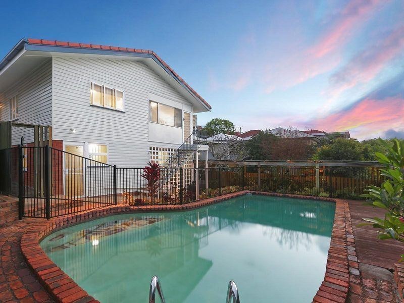 82 Newman Avenue, Camp Hill QLD 4152