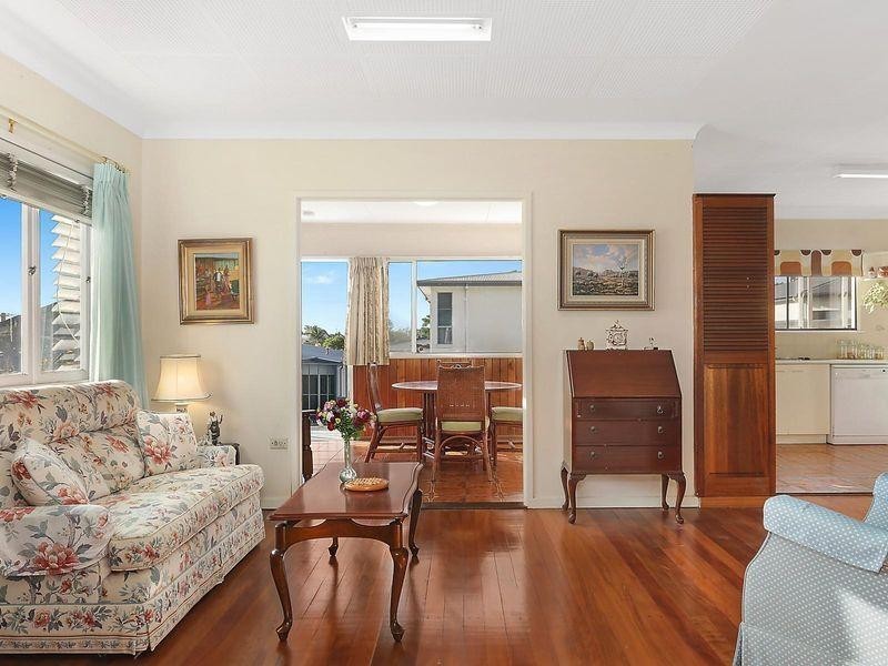 82 Newman Avenue, Camp Hill QLD 4152