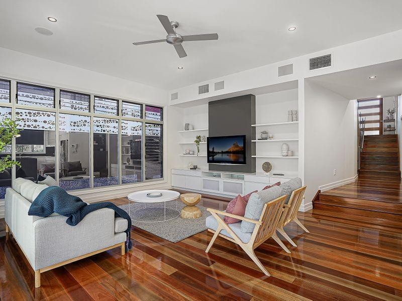 12 Mars Street, Coorparoo QLD 4151