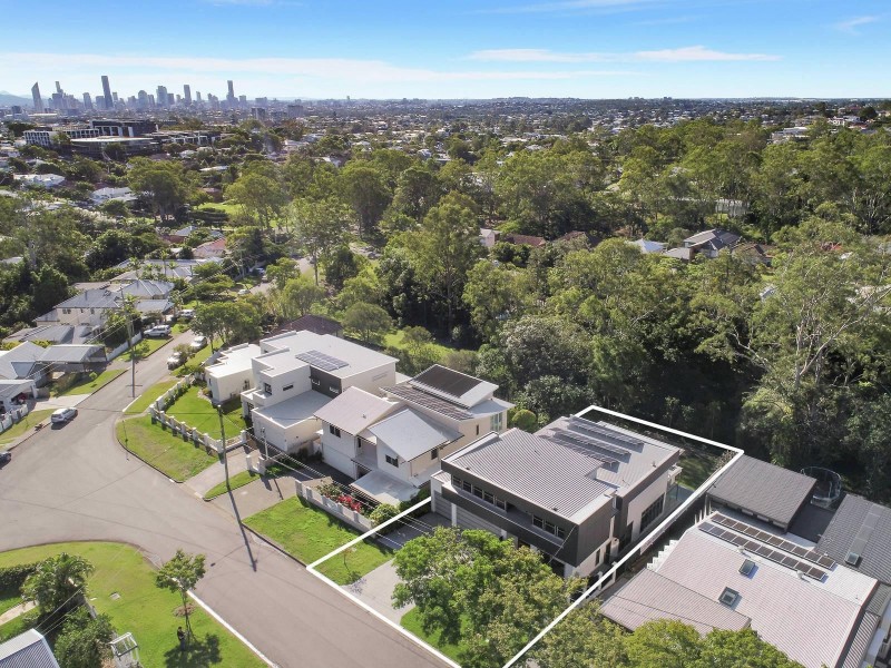 12 Mars Street, Coorparoo QLD 4151