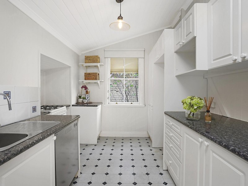 34 Myrtle Street, Woolloongabba QLD 4102