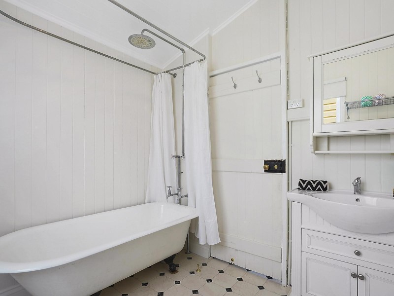 34 Myrtle Street, Woolloongabba QLD 4102