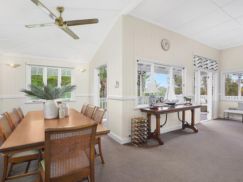 63 Real Avenue, Norman Park QLD 4170