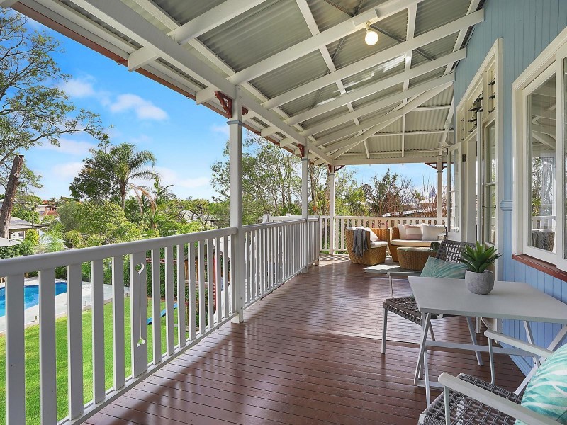 63 Real Avenue, Norman Park QLD 4170