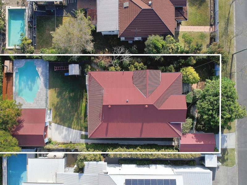 63 Real Avenue, Norman Park QLD 4170