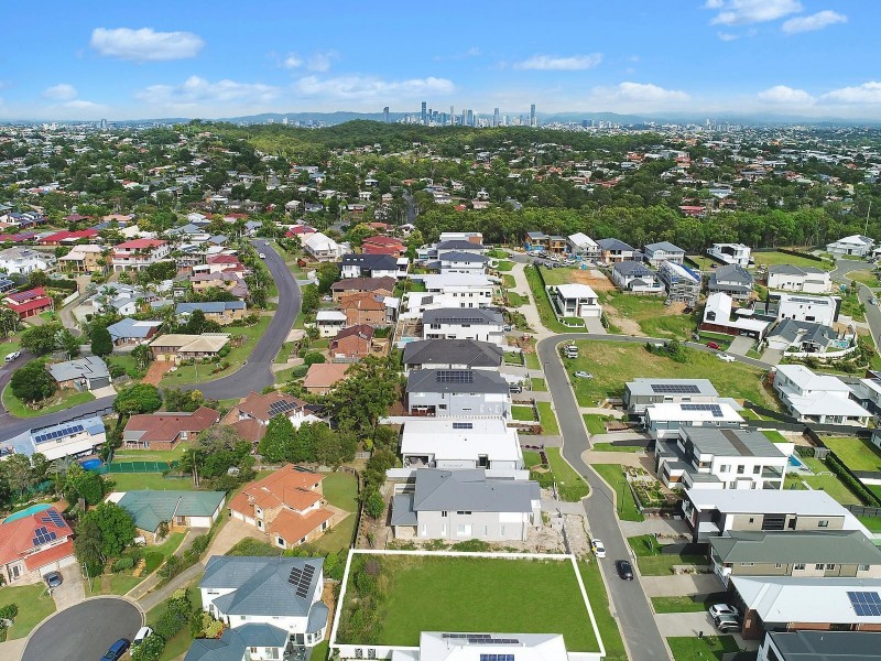 27 McKie Crescent, Cannon Hill QLD 4170