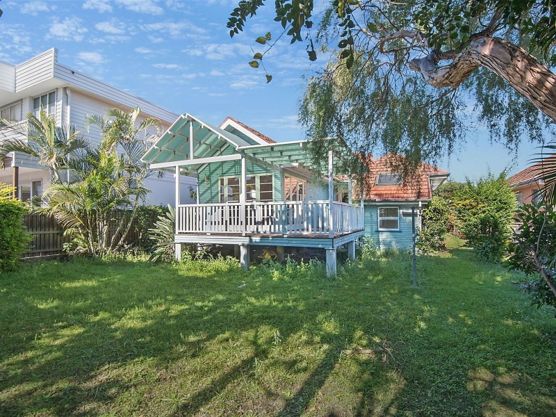 97 Lindsay Street, Hawthorne QLD 4171