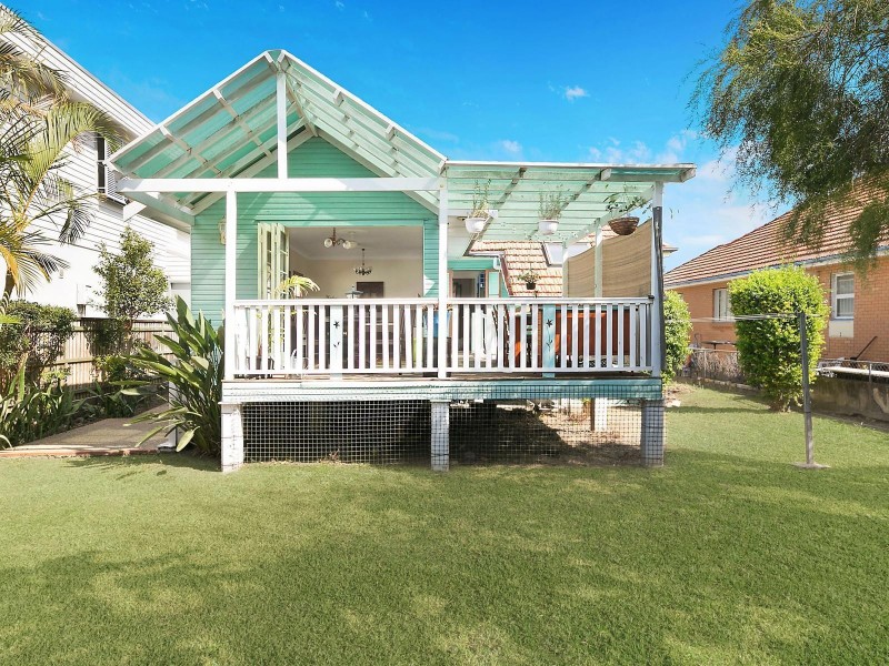 97 Lindsay Street, Hawthorne QLD 4171