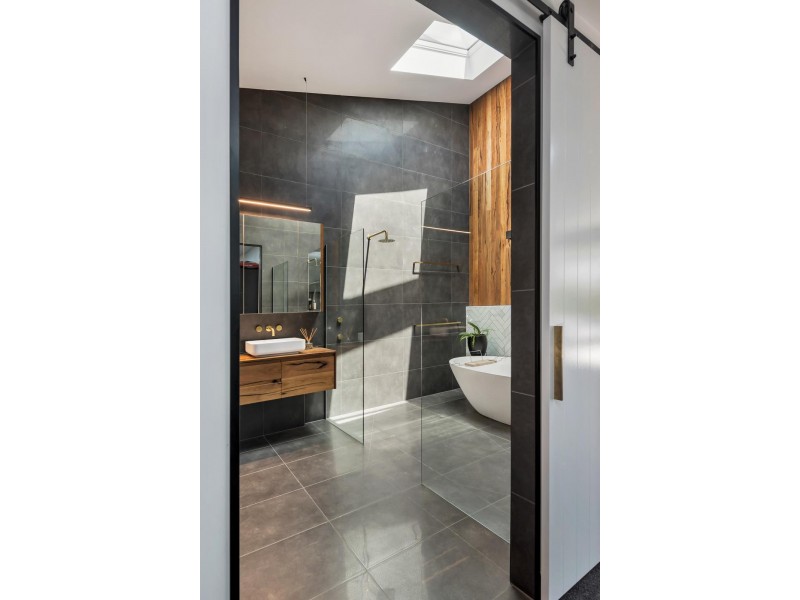 151 Buena Vista Avenue, Coorparoo QLD 4151