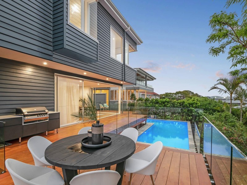 66 Newman Avenue, Camp Hill QLD 4152