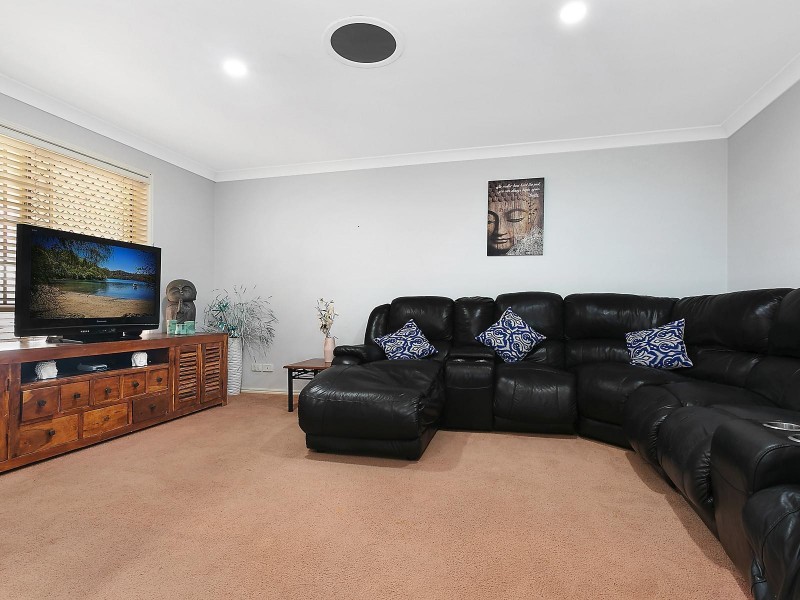 12 Queenscliff Court, Sandstone Point QLD 4511