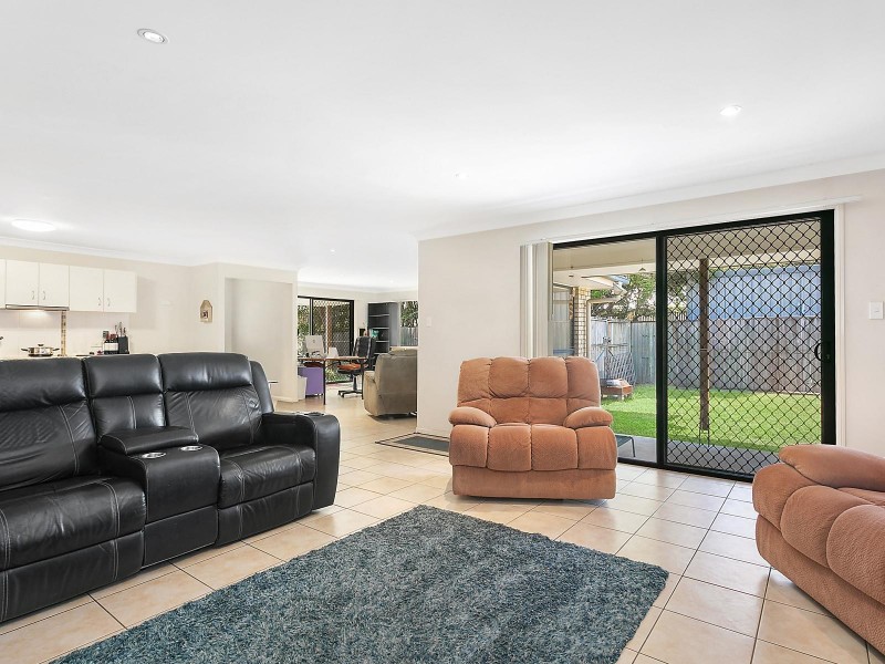 61 Ningi Esplanade, Ningi QLD 4511