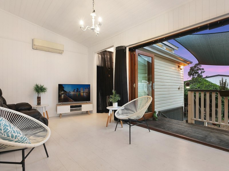 16 Charlotte Avenue, Bongaree QLD 4507