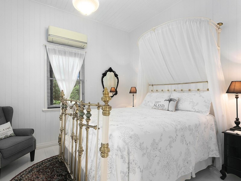 16 Charlotte Avenue, Bongaree QLD 4507